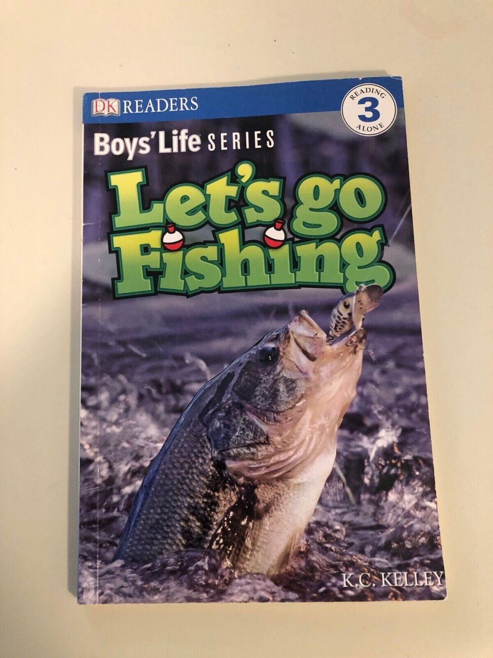 Let's Go Fishing Paperback Dorling Kindersley Publishing Staff